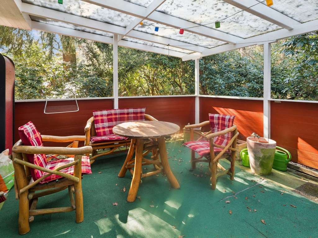 Immobilie in Wiefelstede - Pacht - Feines Schwedenholzhaus im Wochenendhausgebiet Mollberg mit privatem Badesee - Bild 1