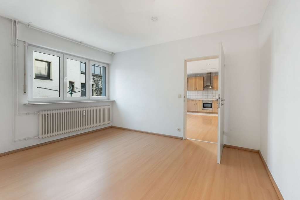 Immobilie in Mörfelden-Walldorf - Zentrumnah in Walldorf: Barrierearme 2-Zi.-Wohnung zum Selbstgestalten mit bester Verkehrsanbindung - Bild 3