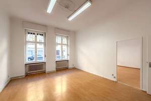 Großzügige 2-Zimmer-Eigentumswohnung, im EG eines charmanten Altbaus.