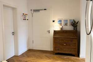 Stilvolle 3,5-Zimmer-Wohnung mit großer Terrasse, offenem Wohnbereich & Kamin in Bestlage Oberkassel – Die vollständige Adresse der Immobilie erhältst du vom Anbieter., 40545 Oberkassel, Düsseldorf – Vorschaubild 12