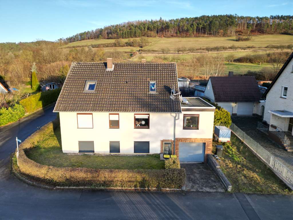 Immobilie in Witzenhausen - Freistehendes Einfamilienhaus mit viel Platz  in schöner Lage von Witzenhausen-Unterrieden - Bild 0