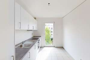 Helle 2-Zimmer-Wohnung inkl. neuer EBK mit Blick ins Grüne!