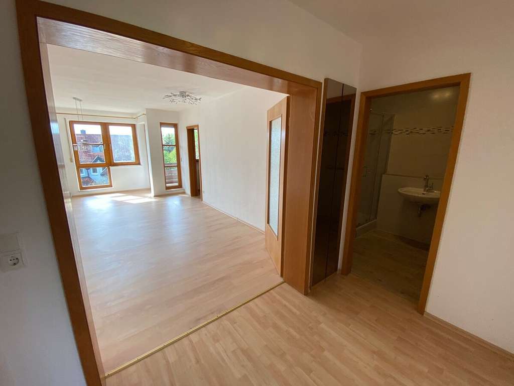 Immobilie in Dossenheim - Großzügige 2ZKB Wohnung mit Balkon und Stellplatz - Bild 4