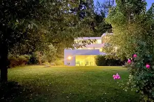 Aussergewöhnliche  Architektenvilla im Bauhausstil mit Pool inkl. Einliegerwohnung ! – Aichach-Friedberg (Kreis) – Vorschaubild 2