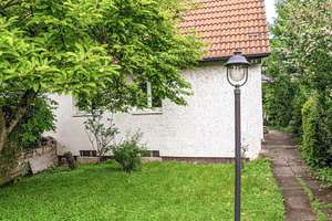 Freistehendes Ein-/Zweifamilienhaus mit großem Garten und viel Potenzial in Stuttgart-Hofen – Die vollständige Adresse der Immobilie erhältst du vom Anbieter., 70378 Hofen, Stuttgart – Vorschaubild 2