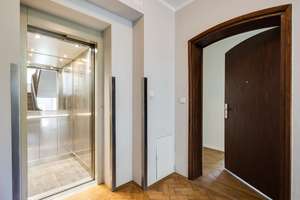 Altbau-Charme am idyllischen Schlosskanal: Lichterfüllte, perfekt geschnittene 3-Zimmer-Wohnung – Die vollständige Adresse der Immobilie erhältst du vom Anbieter., 80638 Nymphenburg, München – Vorschaubild 7