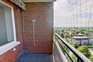 Modernes Wohnen mit Weitblick: Helle 2-Zimmer-Wohnung mit Loggia und Wannenbad – Schaluppenweg 9, 23558 Buntekuh, Lübeck – Vorschaubild 2