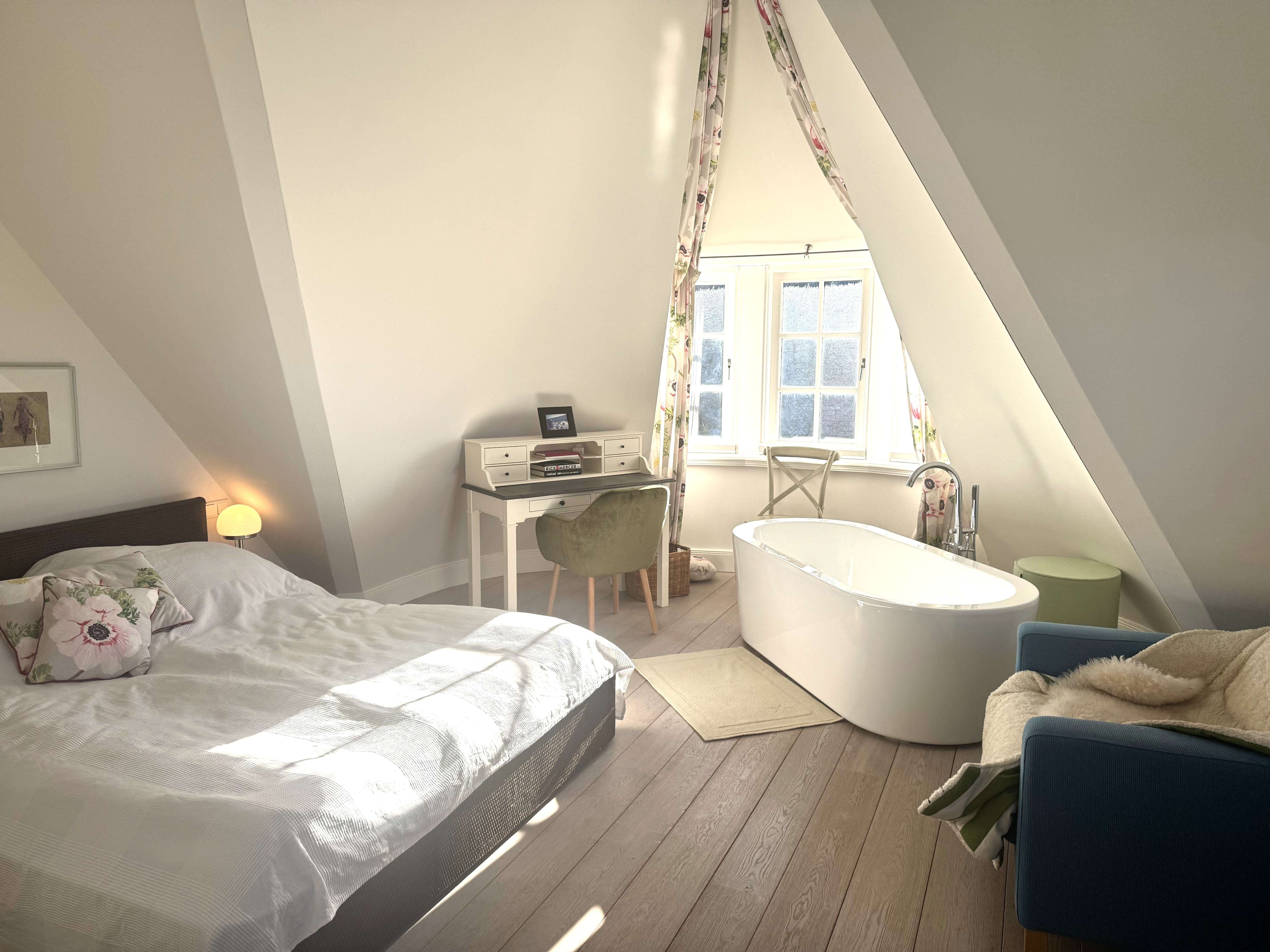 Immobilie in Kampen (Sylt) - Reetgedeckte Doppelhaushälfte in zentraler Lage - Bild 4