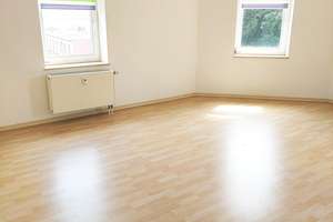 2 Zimmer WE im 3. OG - hell, gut geschnitten Top-Zustand – Conrad Clauß Straße 20, 9337 Hohenstein-Ernstthal – Vorschaubild 3