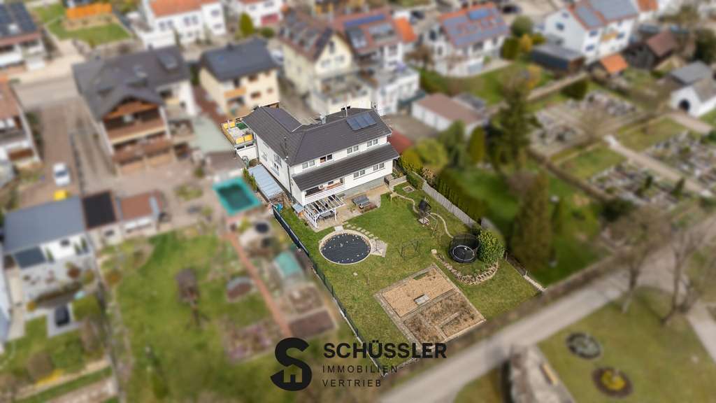 Immobilie in Albershausen - Zweifamilienhaus mit separater Wohneinheit & 813 m² Grundstück in Albershausen - Bild 0