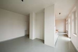 53 m2 TOP FLOOR APT + 53 m2 ATTIC TO DEVELOP - SLEEK RENOVATION, LONG BALCONY, SUNSET AND CANAL VIEW – Klarenbachstr. 8, 10553 Moabit, Berlin – Vorschaubild 3