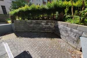 Helle, frisch renovierte 2-Zimmer-Wohnung mit Terrasse und Einbauküche – Wärmepumpe