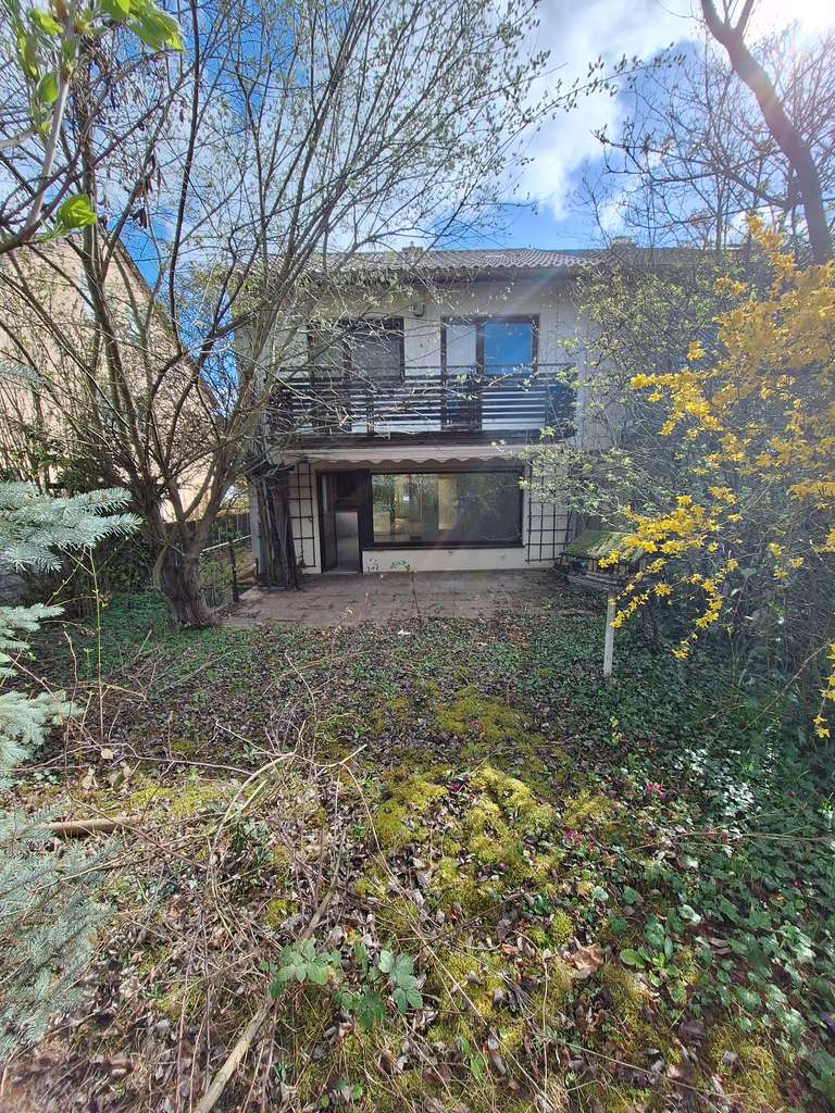 Immobilie in Erlenbach - Erlenbach, Doppelhaushälfte mit Potential - Bild 0