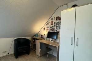 Nachmieter gesucht! 1-Zimmer Dachgeschosswohnung in Farmsen-Berne NUR FÜR STUDENTEN/ AUSZUBILDENDE – Berner Heerweg 183A, 22159 Farmsen-Berne, Hamburg – Vorschaubild 1