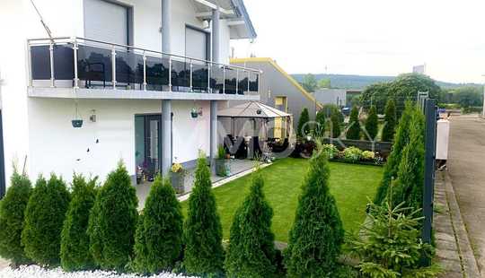 Bild von EFH mit Einliegerwohnung, Außenpool, Saune und Halle in Feldrandlage!