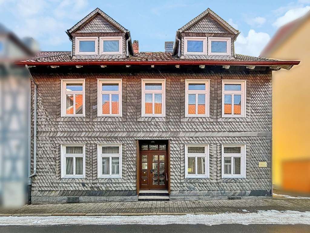 Immobilie in Goslar - Schönes, denkmalgeschütztes Drei-Parteienhaus mit ca. 240 m² Wohnfläche in Goslar - Bild 0