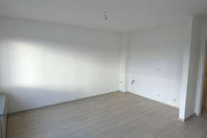 zentrale 2,5 Zimmer mit zwei Balkonen im DG ab 01.04.2026 – Philadelphiastrasse 139, 47799 Cracau, Krefeld – Vorschaubild 2