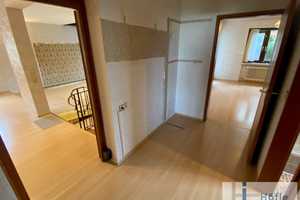 Einfamilienhaus mit Garten, 2 Garagen und jeder Menge Potenzial, in Wiesbaden-Delkenheim – Delkenheim, Wiesbaden, 65205 Wiesbaden – Vorschaubild 4