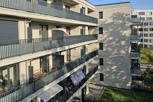 Himmlische Wohnung! Großer Balkon! Fußbodenheizung!