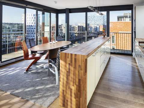 Spektakulares Penthouse Mit Grosser Dachterrasse Und Unverbaubarem Blick Auf Die Elbphilharmonie