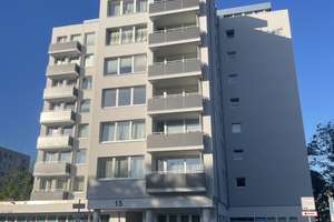 Helle und freundliche 4 Zimmerwohnung mit Tiefgaragenstellplatz in Oberkassel/Grenze Niederkassel