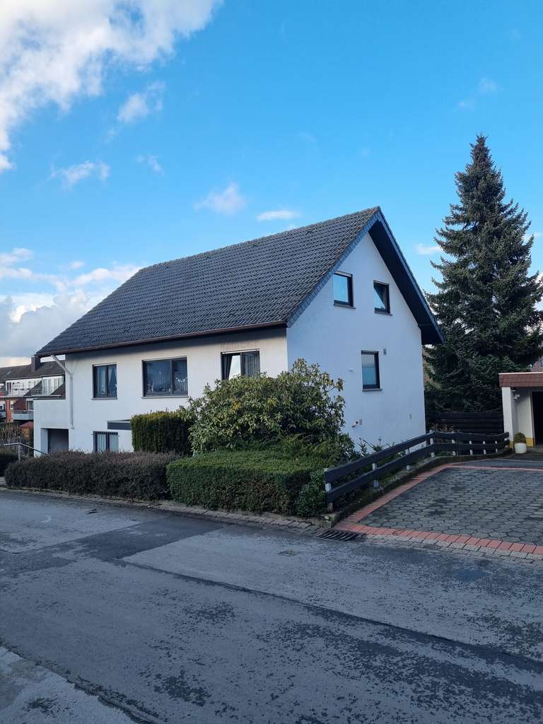 1-Familien-Haus mit Einliegerwohnung in Detmold-Remminghausen