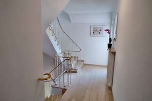 Lichtdurchflutete 4½-Zimmer-Gartenwohnung mit 2 Balkonen, schöner EBK - Privacy, S2 U-Menzing – Die vollständige Adresse der Immobilie erhältst du vom Anbieter., 80997 Allach, München – Vorschaubild 17