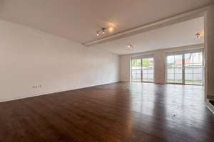 Rodenbach, Reiheneckhaus mit 6 ZKB, 2 Bäder, Gäste-WC, Terrasse, Carport – Die vollständige Adresse der Immobilie erhältst du vom Anbieter., 67688 Rodenbach – Vorschaubild 3