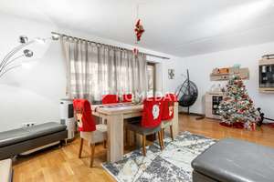Großzügige Vier-Zimmer-Wohnung mit Loggia, Weitblick und gepflegter Wohnqualität in beliebter Lage – Die vollständige Adresse der Immobilie erhältst du vom Anbieter., 86199 Göggingen-Nordost, Augsburg – Vorschaubild 3
