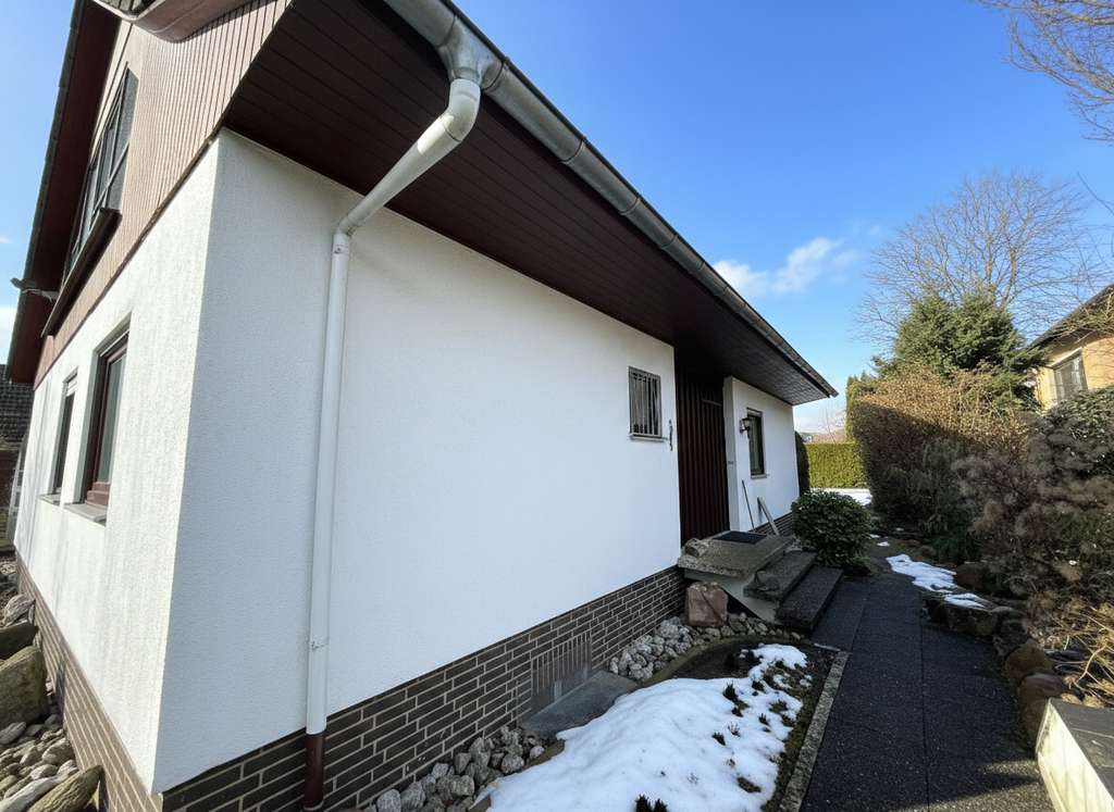 Immobilie in Lamspringe - Charmantes Einfamilienhaus mit Ausbaureserve und weitem Ausblick in Lamspringe - Bild 2