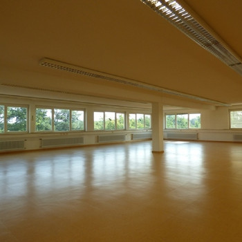 STOCK - gepflegter Eingangsbereich | moderne Büroflächen | | großzügige Parkflächen