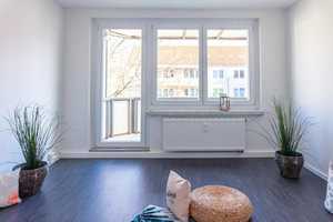 Modernisierte Familienwohnung mit Balkon – Comeniusstr. 33, 9120 Chemnitz – Vorschaubild 1