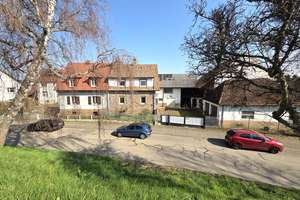 FAMILIENHAUS MIT 5 ZIMMERN, KÜCHE MIT GROßER VORRATSKAMMER, KLEINER GARTEN UND TERRASSE... – Die vollständige Adresse der Immobilie erhältst du vom Anbieter., 76228 Grünwettersbach, Karlsruhe – Vorschaubild 2
