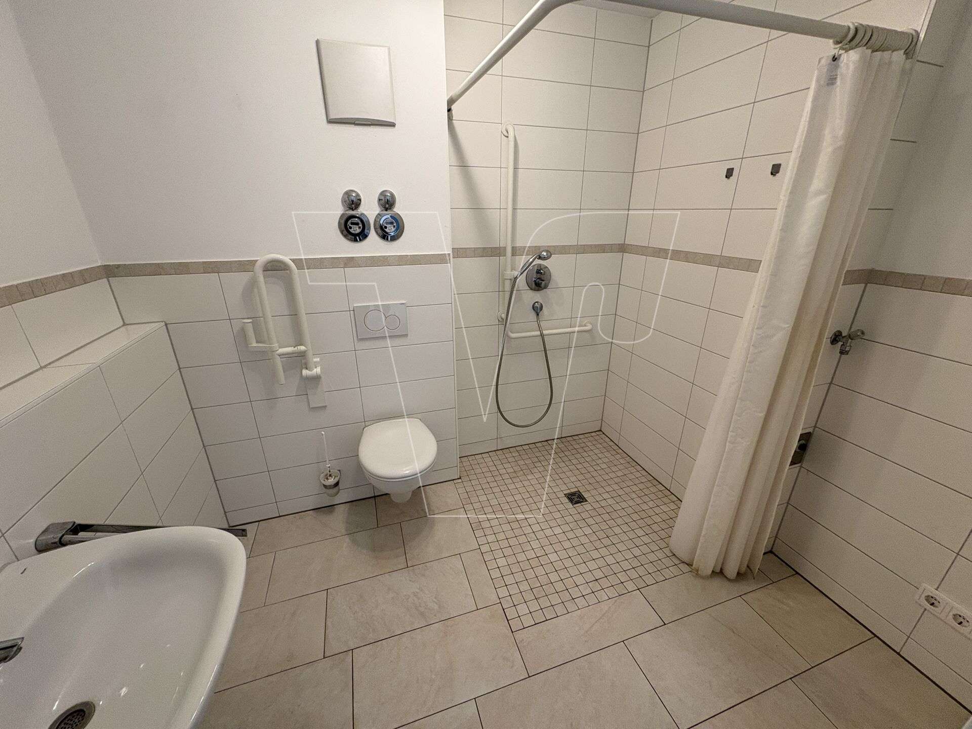 Immobilie in Sulzbach an der Murr - Moderne Komfortwohnung: barrierearm, zentrumsnah und mit sonnigem Balkon - Bild 2