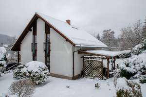 Gepflegtes Einfamilienhaus mit Kamin, Sauna & Garten in Suhl-Neundorf – Die vollständige Adresse der Immobilie erhältst du vom Anbieter., 98527 Neundorf, Suhl – Vorschaubild 2