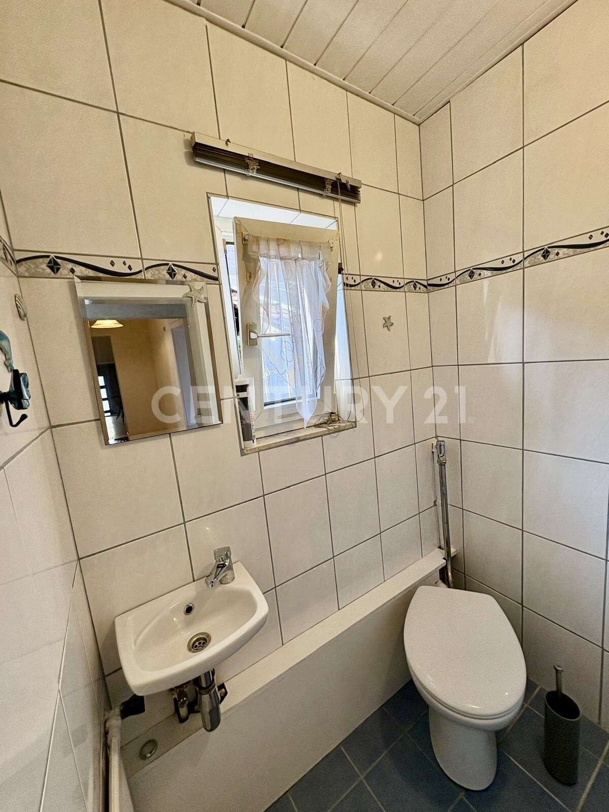 Immobilie in Schönenberg-Kübelberg - Geräumiges 1-2 Familienhaus in zentraler Lage - viel Platz für Ihre Ideen! - Bild 10