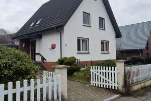 Einfamilienhaus in Lohe Bad Oeynhausen mit Garten – Die vollständige Adresse der Immobilie erhältst du vom Anbieter., 32545 Bad Oeynhausen – Vorschaubild 1