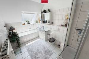 Über den Dächern von Düsseldorf: Große Galerie-Maisonette-Wohnung mit Aufzug u. Dachterrasse, frei ! – Die vollständige Adresse der Immobilie erhältst du vom Anbieter., 40589 Holthausen, Düsseldorf – Vorschaubild 6