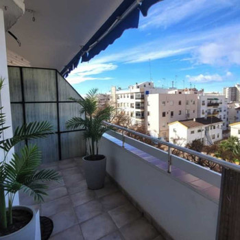 Moderne Wohnung mit Panoramablick auf das Meer und die Altstadt