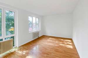 Sonniger Familientraum in Mariendorf: 4 Zi, 2 Bäder & Wintergarten mit EBK! – Die vollständige Adresse der Immobilie erhältst du vom Anbieter., 12107 Mariendorf, Berlin – Vorschaubild 6