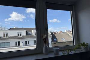DG / Großzügiger Schnitt, ruhige zwei Zimmer mit Schrägen und großzügigem Küchenraum – Friedenstraße 62, 40219 Unterbilk, Düsseldorf – Vorschaubild 12