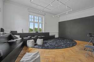 Außergewöhnliche Altbauwohnung mit mehr als 280 m² in der Karlsruher Weststadt – Die vollständige Adresse der Immobilie erhältst du vom Anbieter., 76133 Weststadt, Karlsruhe – Vorschaubild 2