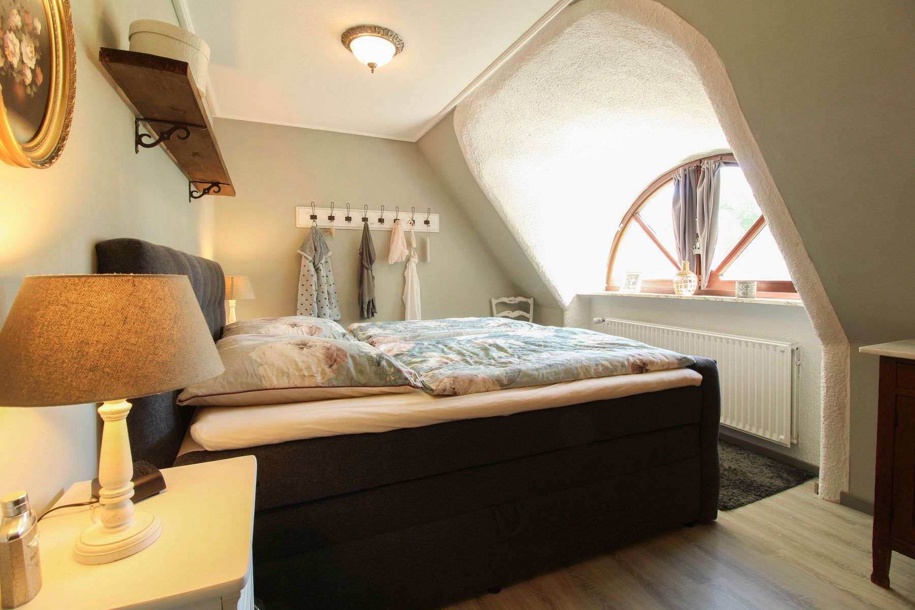 Immobilie in Wischhafen - Reetdachidylle in ruhiger Feldrandlage von Wischhafen - Landhaus mit Ferienwohnung - Bild 16