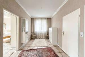 Anwesen auf 1.380 m² Grundstück in begehrter Westend-Lage mit Pool, Sauna und Sanierungspotenzial – Die vollständige Adresse der Immobilie erhältst du vom Anbieter., 14055 Westend, Berlin – Vorschaubild 13