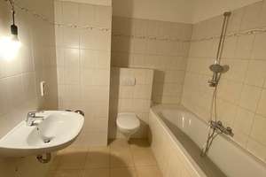 Hübsche 3-Raum-Wohnung mit Balkon in Chemnitz/Bernsdorf! sofort verfügbar – Wittenberger Str. 4, 9126 Bernsdorf, Chemnitz – Vorschaubild 2