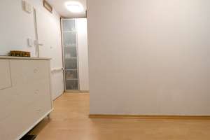 Zentrumsnahes Wohnen in Obersendling: Gepflegte 2-Zimmer-Wohnung mit Balkon, Garage und Aufzug – Die vollständige Adresse der Immobilie erhältst du vom Anbieter., 81379 Obersendling, München – Vorschaubild 4