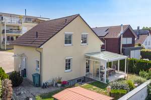 Seltene Gelegenheit mitten in Tettnang: Freistehendes Einfamilienhaus mit Garten, Keller und Garage