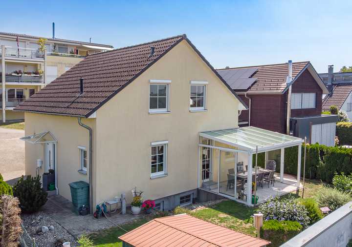 Seltene Gelegenheit mitten in Tettnang: Freistehendes Einfamilienhaus mit Garten, Keller und Garage