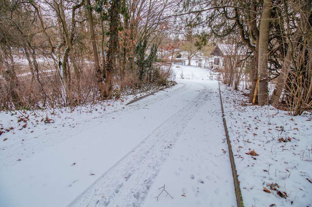 Immobilie in Hildburghausen - Vielseitige Fachwerk-Villa mit großem Garten in ruhiger Randlage - Bild 2