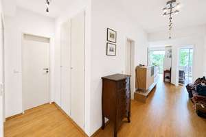 Blick auf die Rheinauen: 3-Zimmer-Wohnung mit Terrasse und TG-Stellplatz in Düsseldorf Kaiserswerth – Die vollständige Adresse der Immobilie erhältst du vom Anbieter., 40489 Kaiserswerth, Düsseldorf – Vorschaubild 12